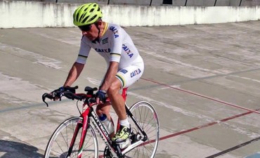 Bikers Rio Pardo | NOTÍCIAS | Aos 80 anos, André Nunes bate recorde da hora e faz história