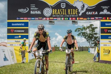 Bikers Rio Pardo | NOTÍCIAS | Tiago Ferreira e Roel Paulissen conquistam a vitória na etapa entre Arraial d'Ajuda e Guaratinga