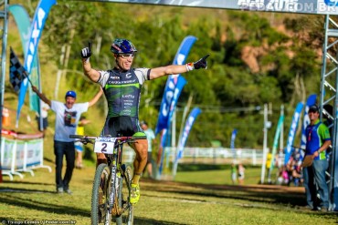 Bikers Rio Pardo | NOTÍCIAS | Campeonato Brasileiro de MTB XCO 2015 - Raiza Goulão e Henrique Avancini vencem