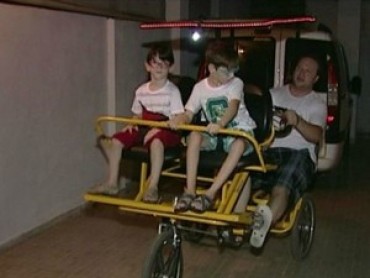 Bikers Rio Pardo | NOTÍCIAS | Pai adapta bicicleta para passear com filhos com paralisia cerebral, no ES