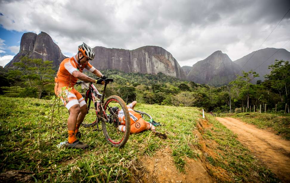 Bikers Rio pardo | Notícia | 3 | Henrique Avancini e Jiri Novak são novos donos da camisa amarela após a 3ª etapa da Brasil Ride